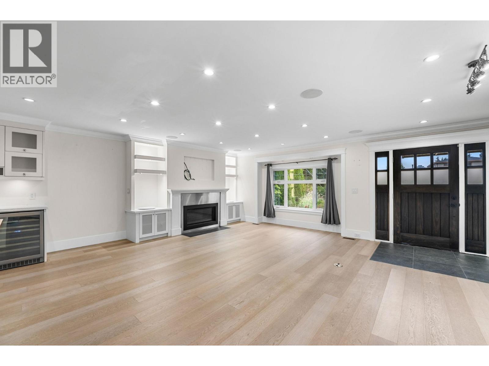 1660 CHARLAND AVENUE, Coquitlam