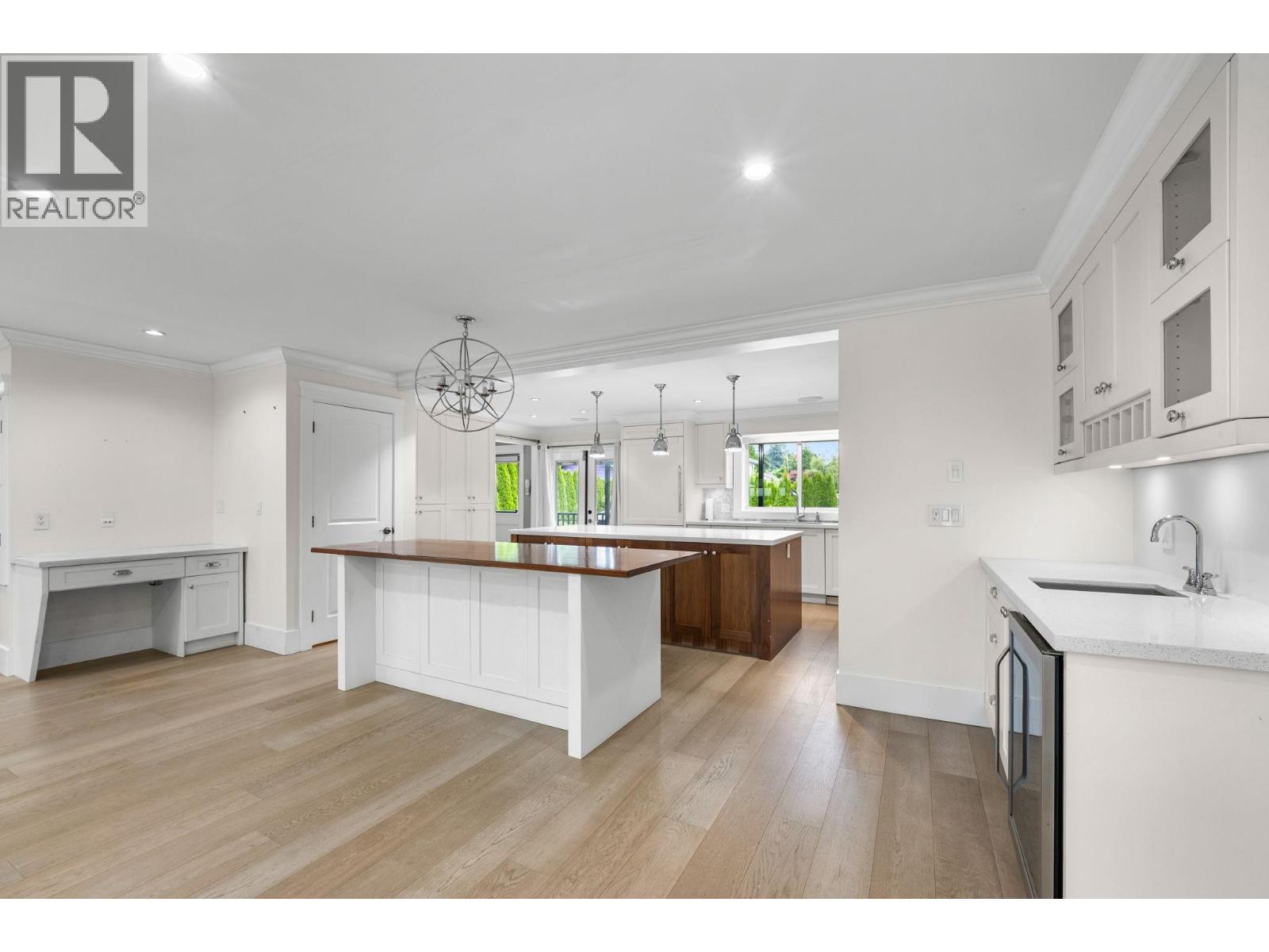 1660 CHARLAND AVENUE, Coquitlam