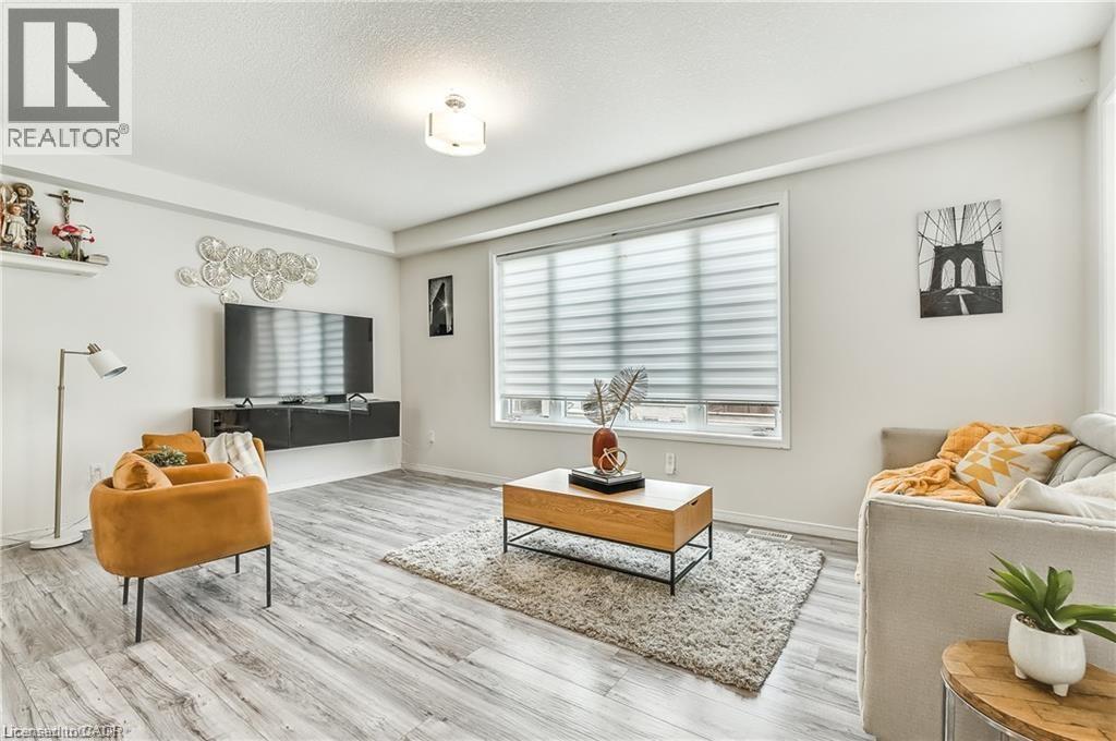 4-bedroom home for sale at 41 SUMAC Drive, Caledonia ON · photo 11 of 36
