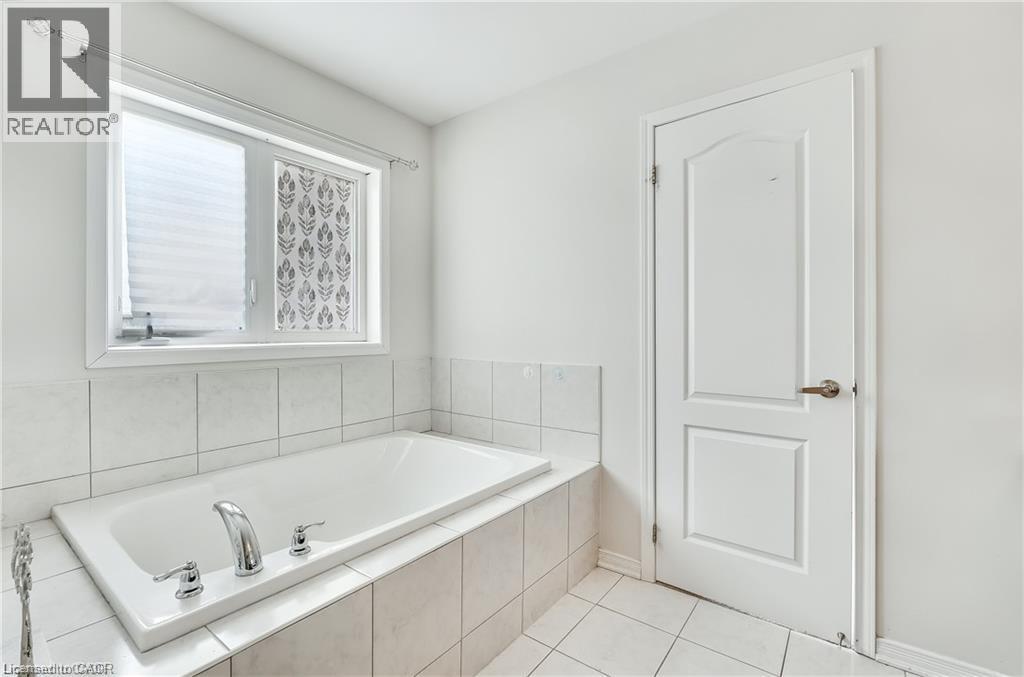 4-bedroom home for sale at 41 SUMAC Drive, Caledonia ON · photo 27 of 36