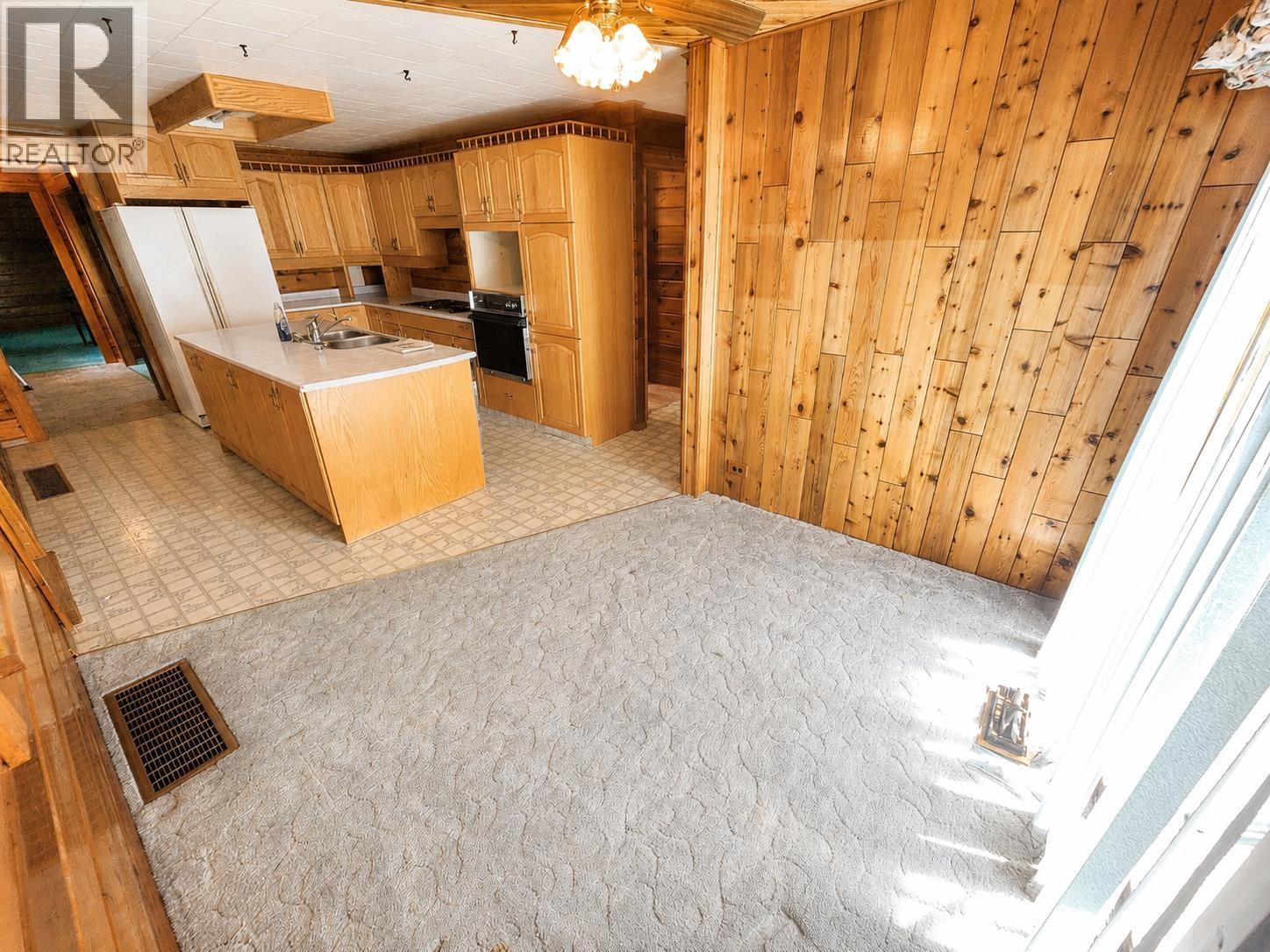 Primary bedroom of 15910 S 97 HIGHWAY · Prince George, BC