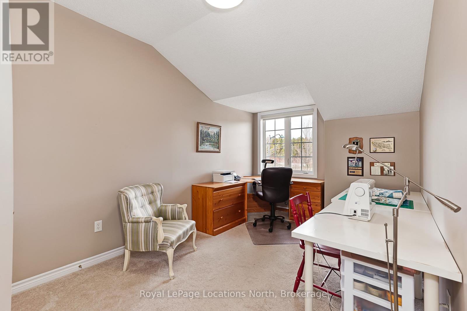 6 THOMAS DRIVE - 23