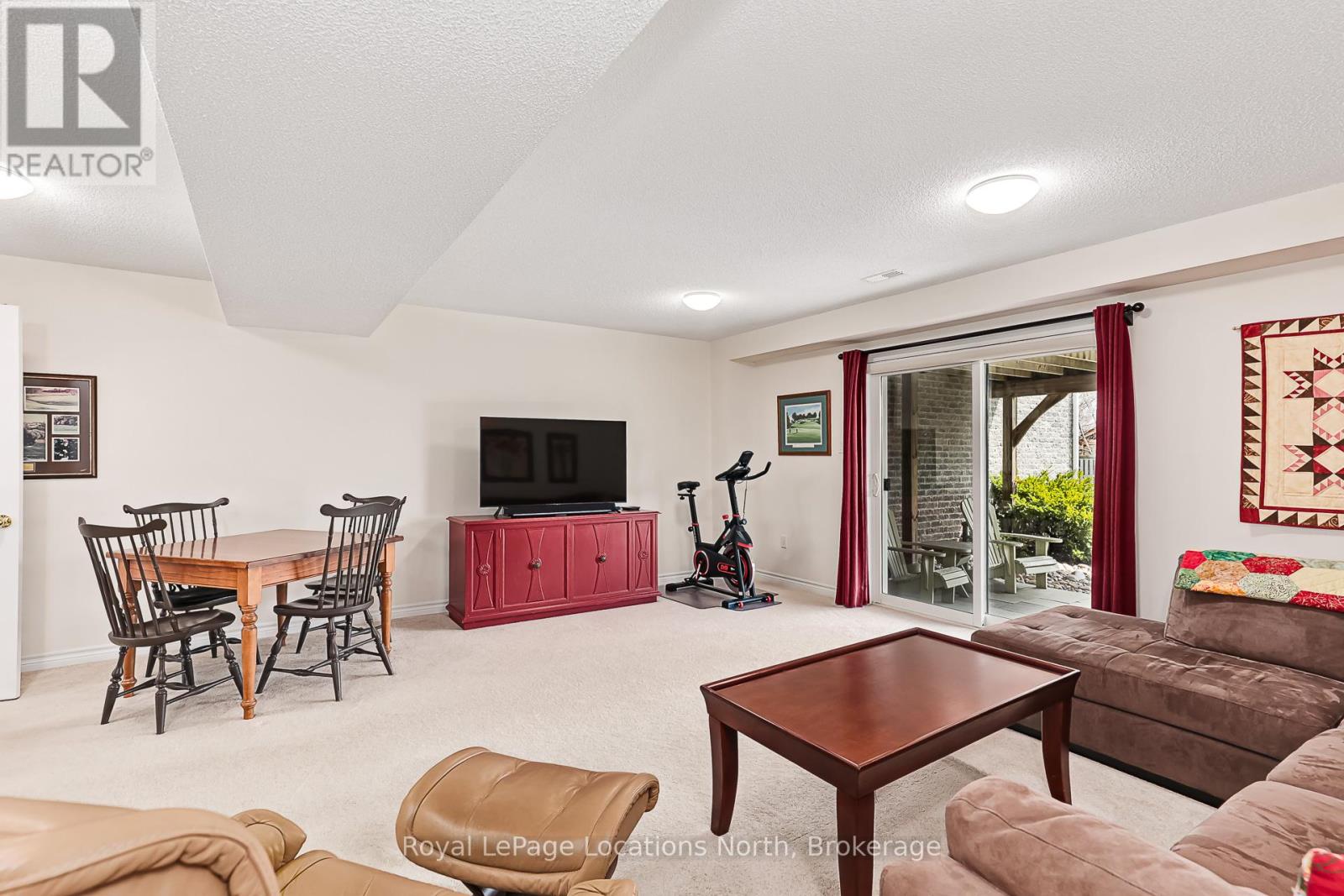 6 THOMAS DRIVE - 28