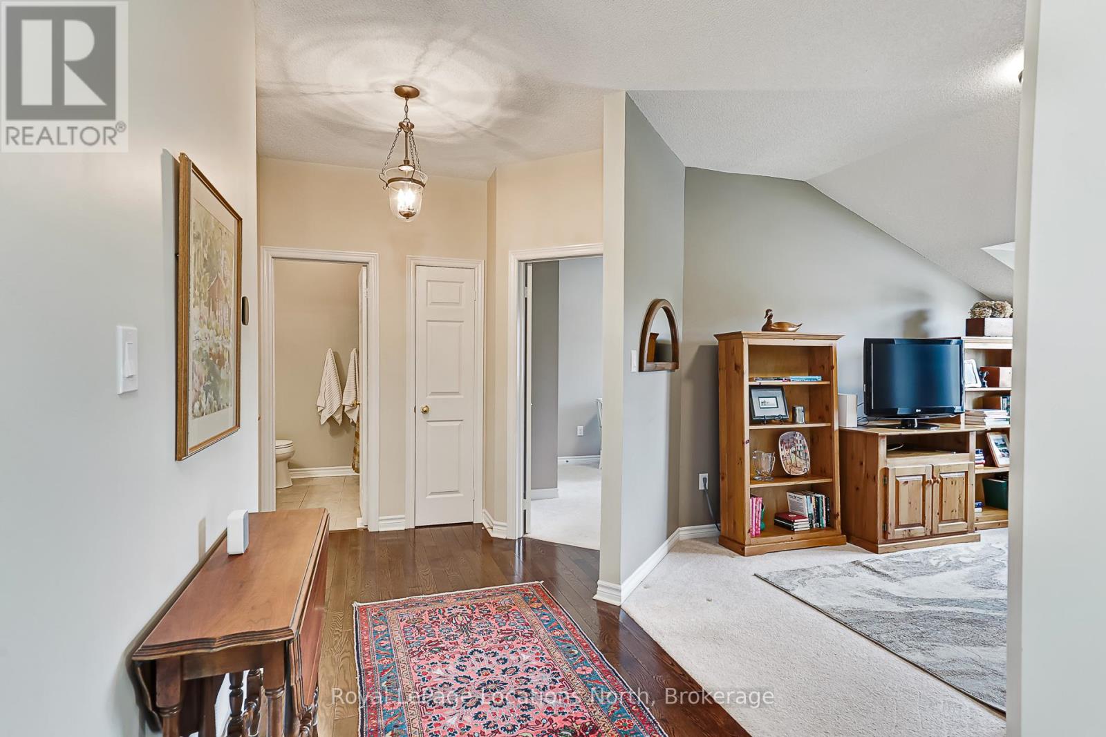 6 THOMAS DRIVE - 21