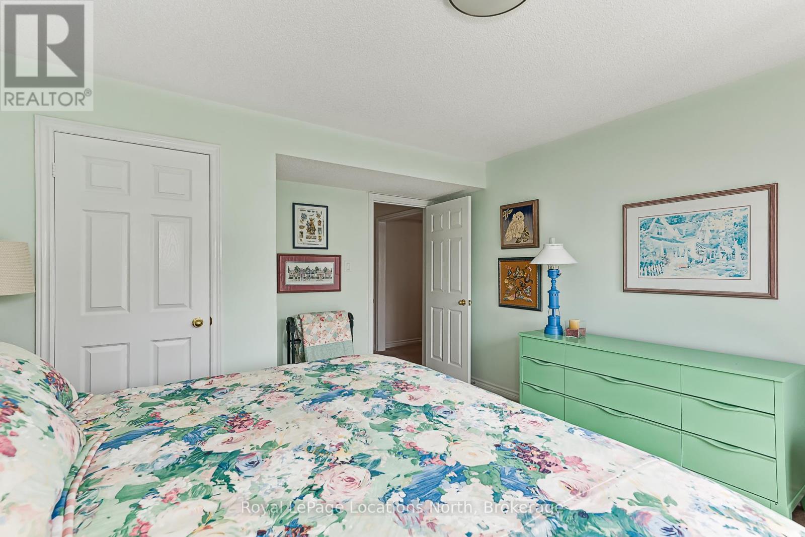 6 THOMAS DRIVE - 31