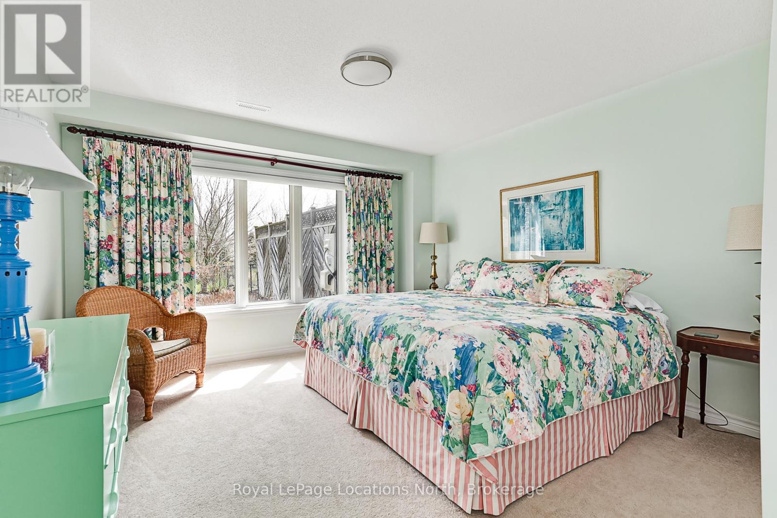 6 THOMAS DRIVE - 30