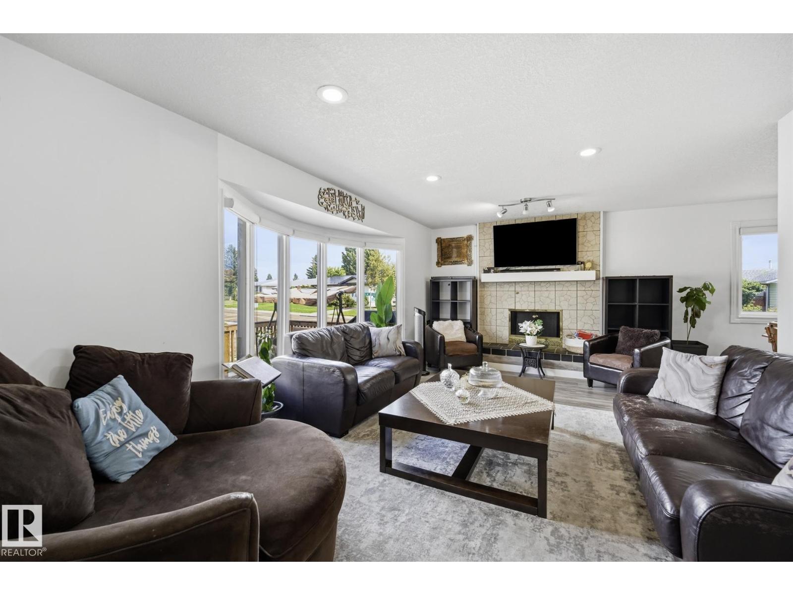 12303 152C AV NW - 1