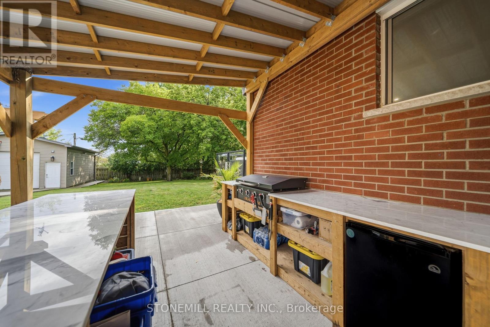 1198 FISHER AVENUE - 23