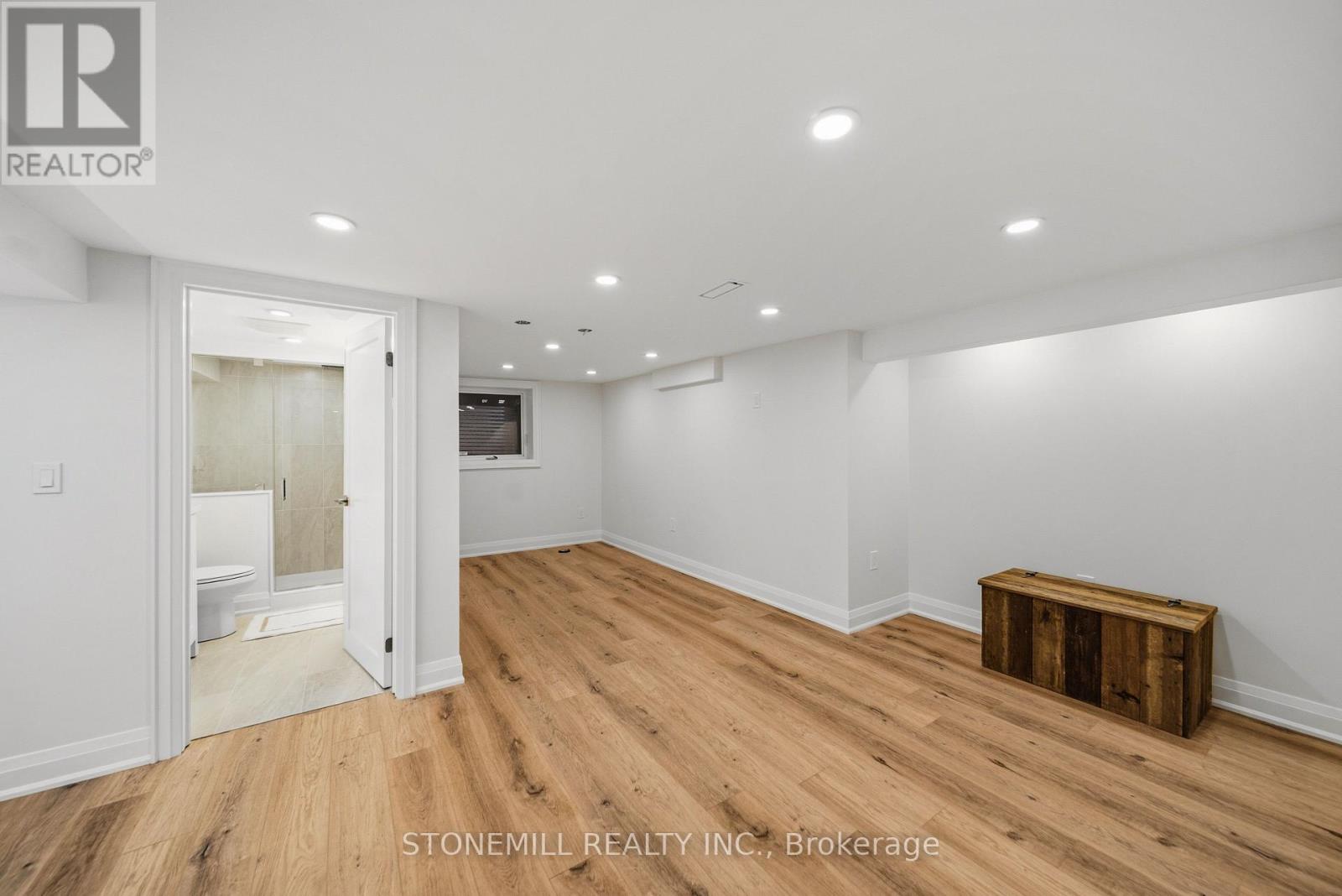 1198 FISHER AVENUE - 20
