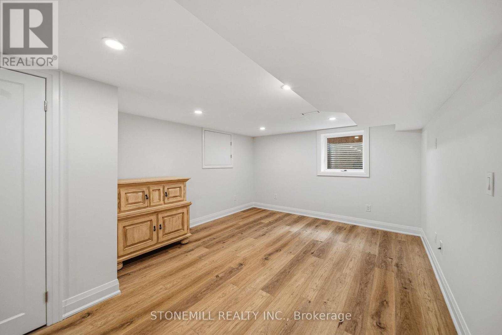 1198 FISHER AVENUE - 22