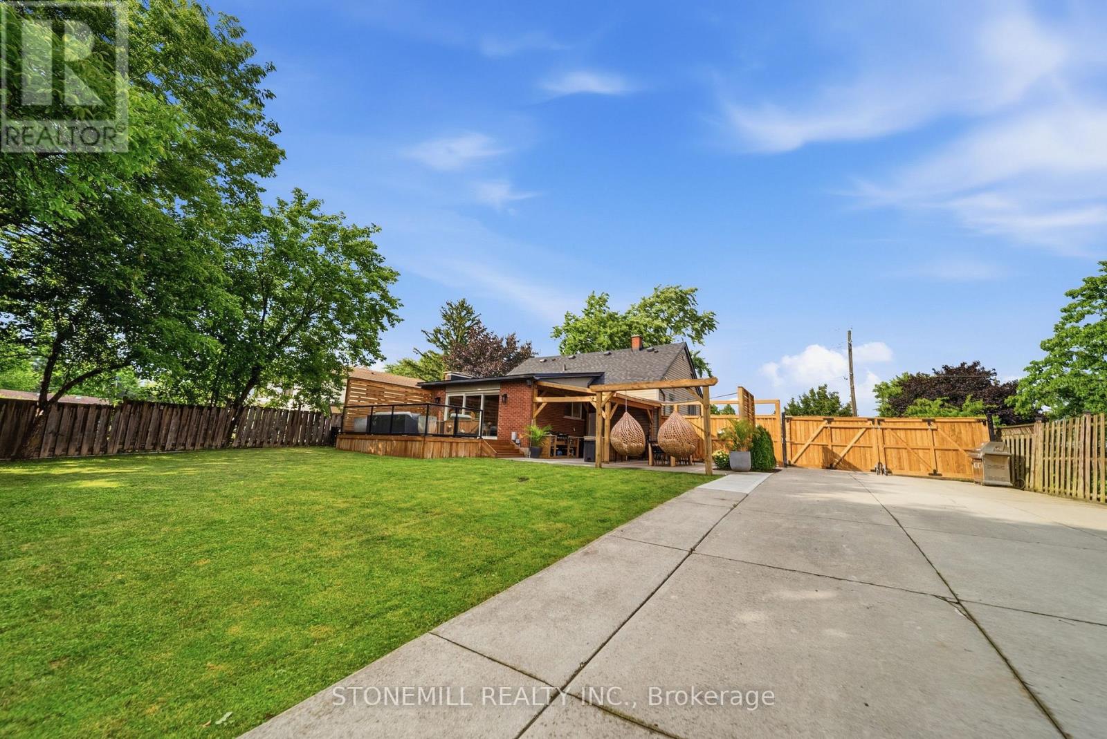 1198 FISHER AVENUE - 27