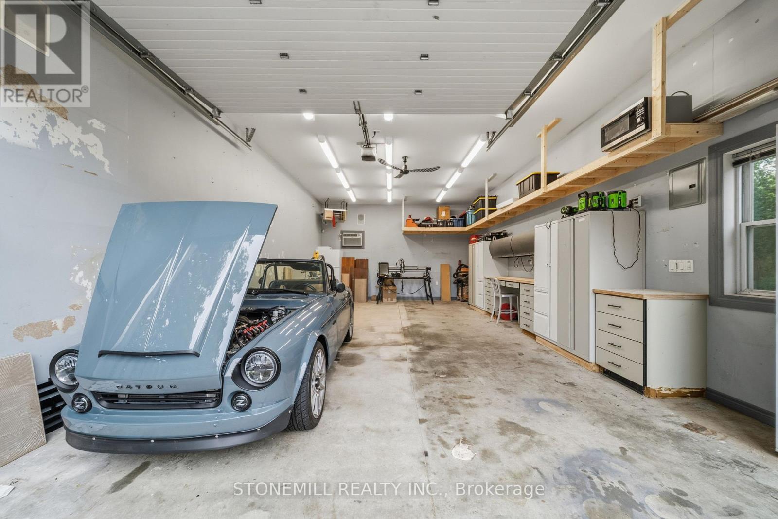 1198 FISHER AVENUE - 34