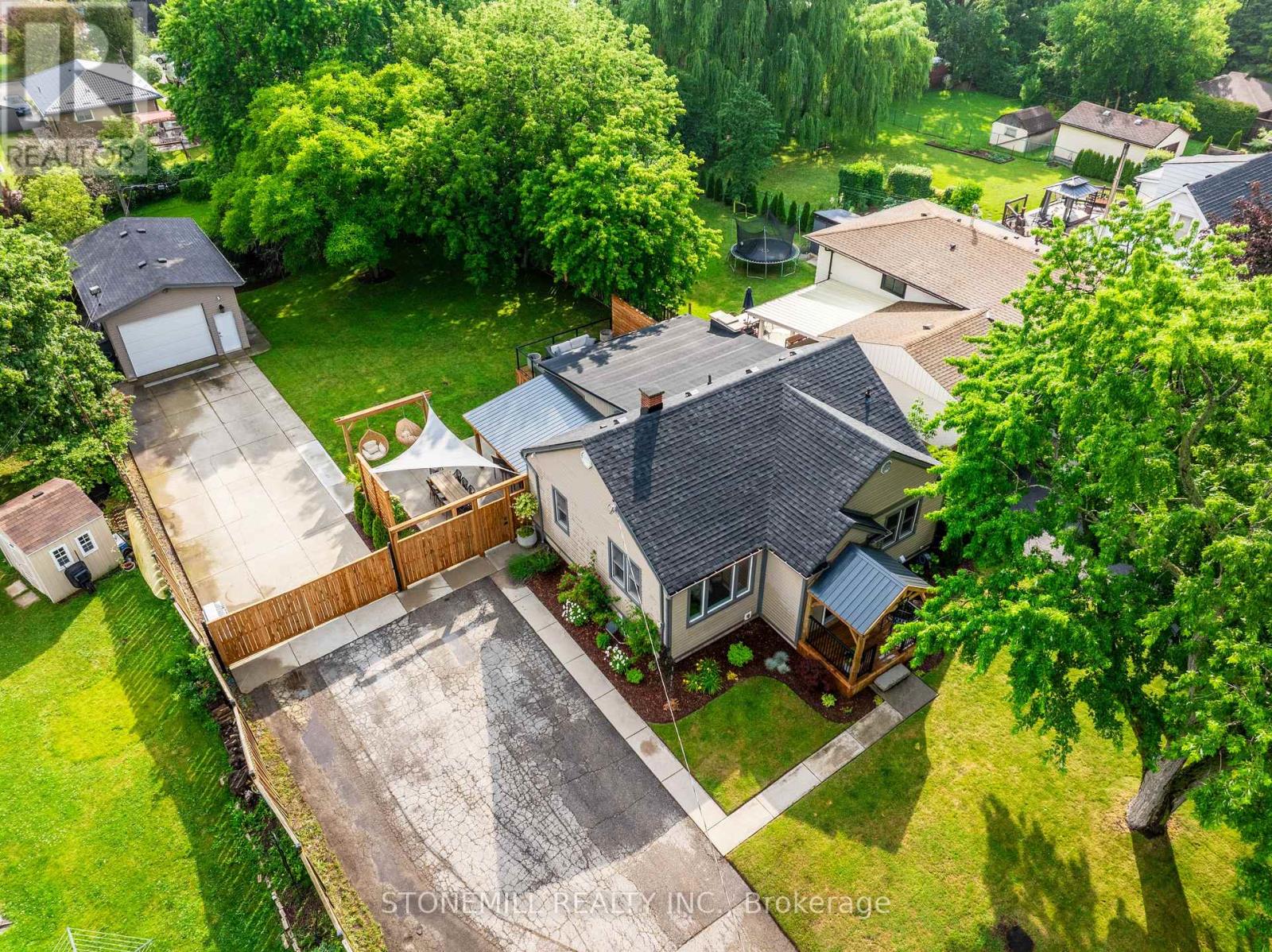 1198 FISHER AVENUE - 40
