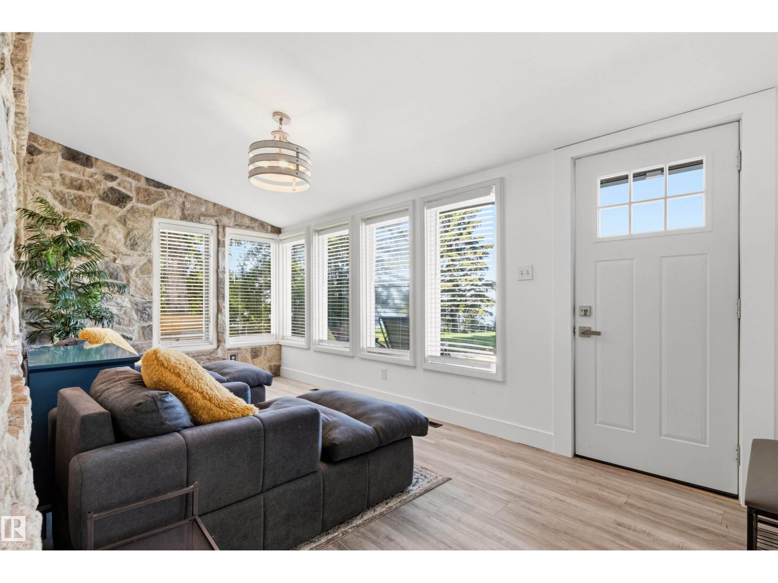 9 Gibbons Ave - 18