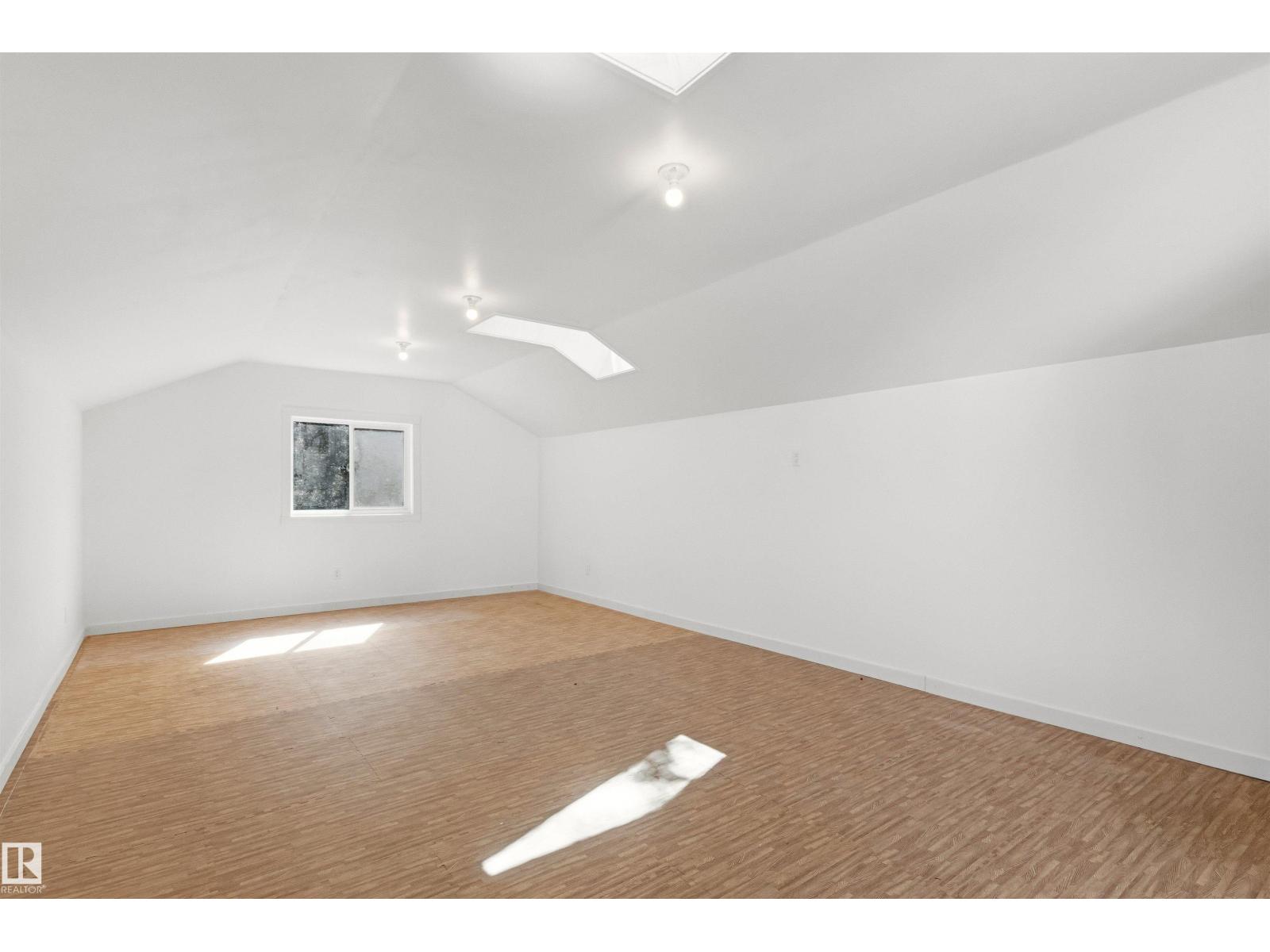 9 Gibbons Ave - 40