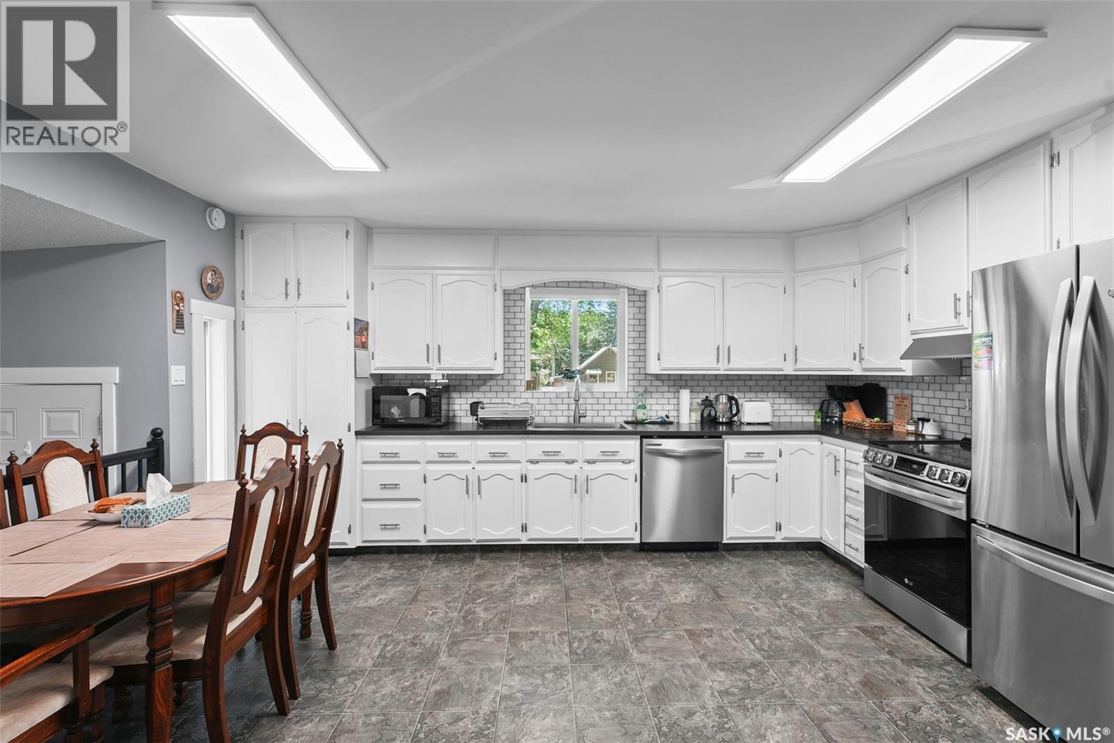 327 Retallack STREET - 10