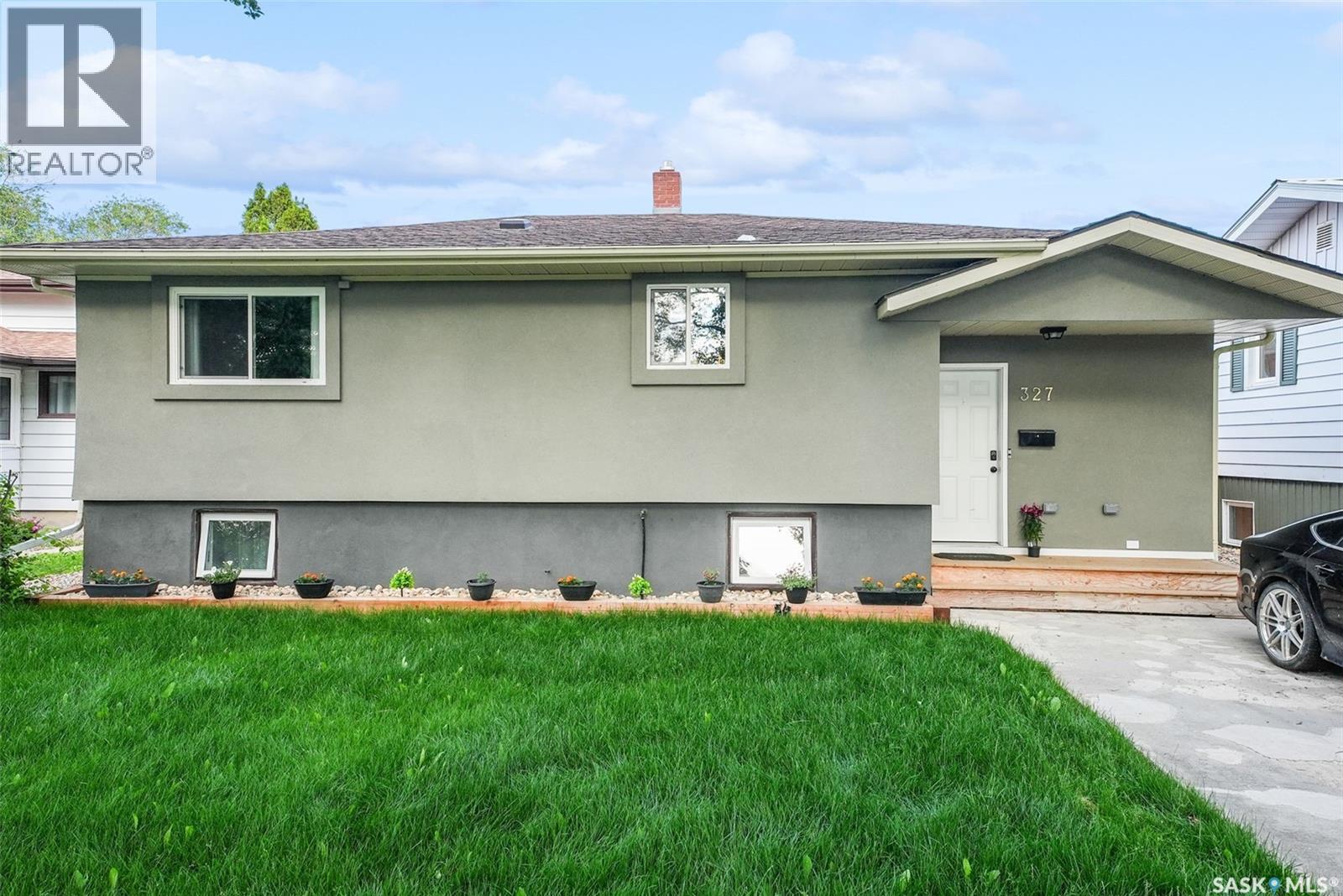 327 Retallack STREET - 2