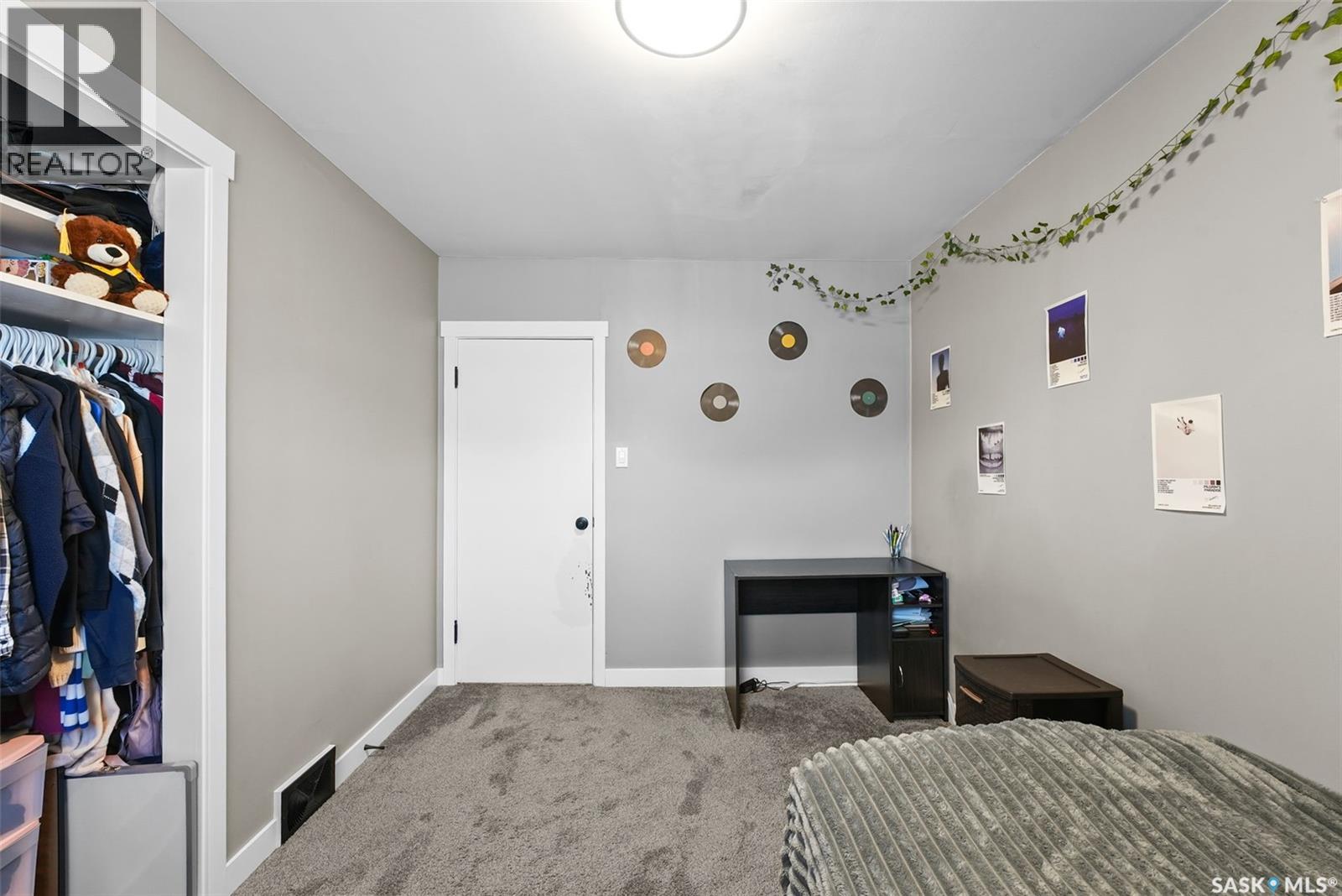 327 Retallack STREET - 22