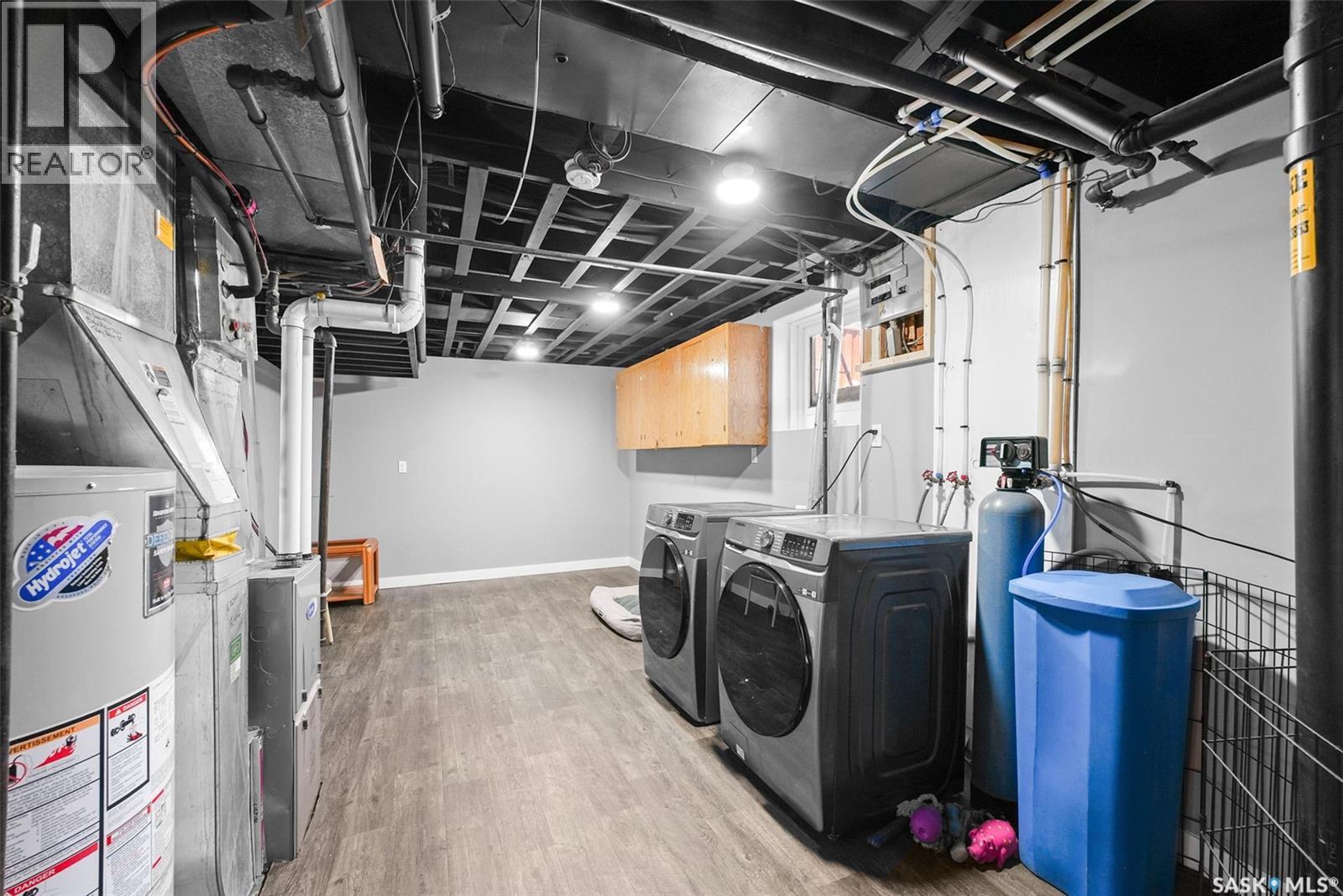 327 Retallack STREET - 33