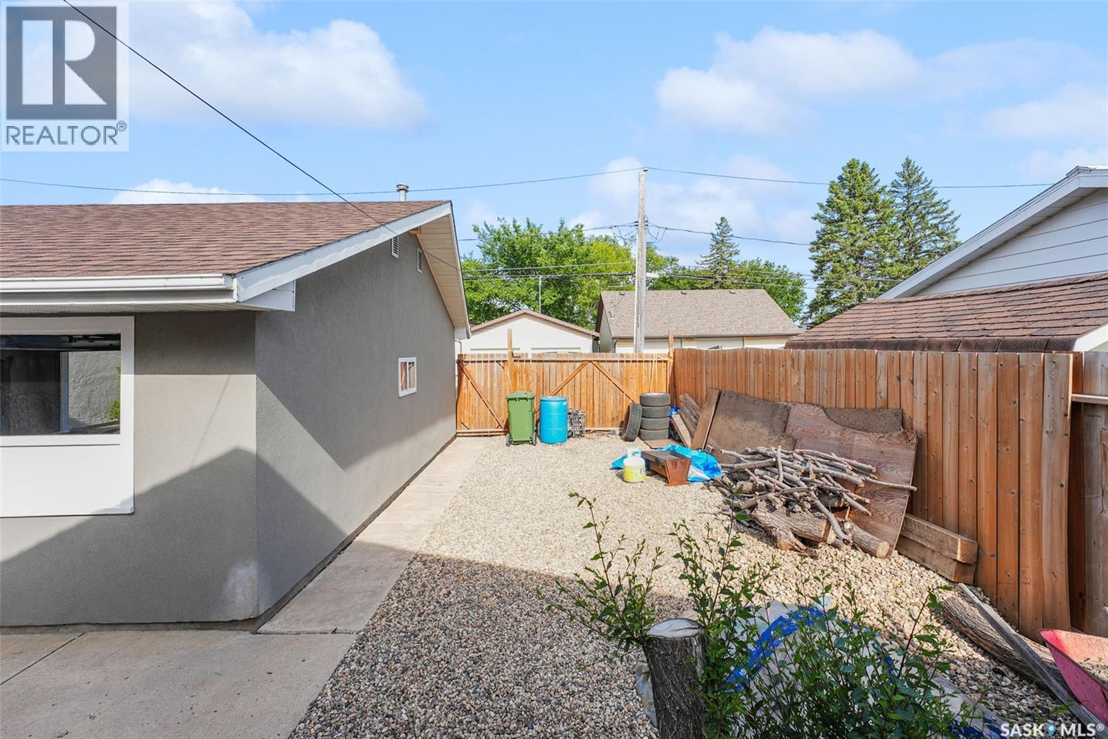 327 Retallack STREET - 37