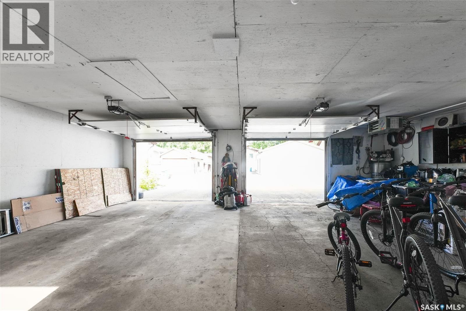 327 Retallack STREET - 40