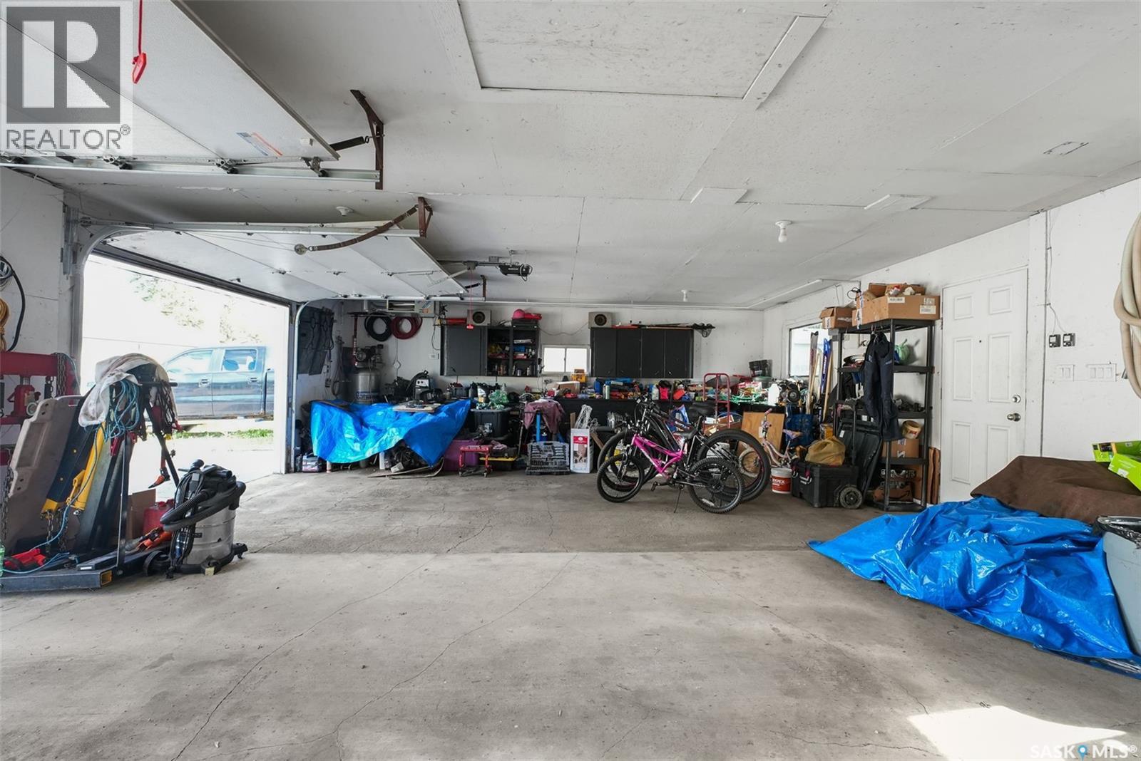 327 Retallack STREET - 41