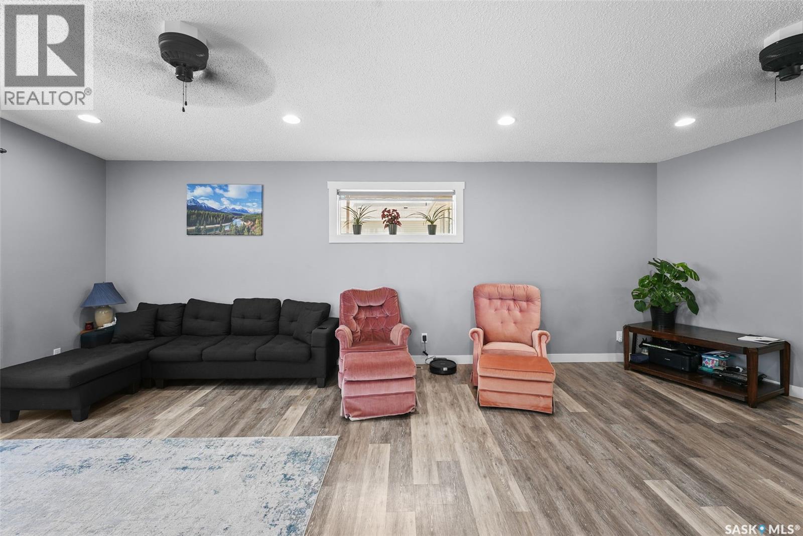 327 Retallack STREET - 8