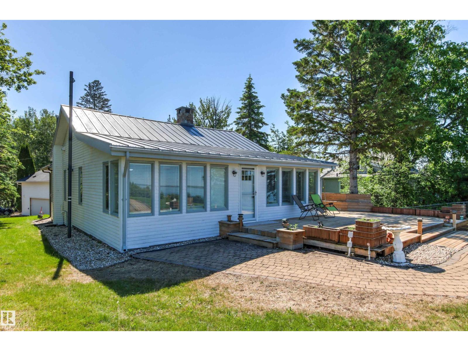 9 Gibbons Ave - 54
