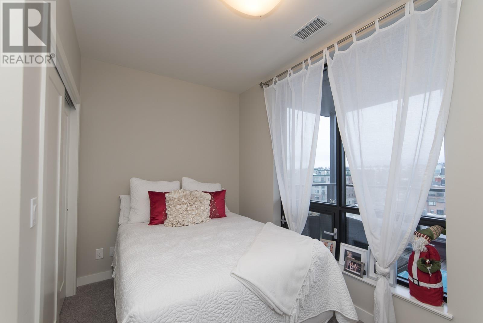 2260 Sleeping Giant PKWY - 33