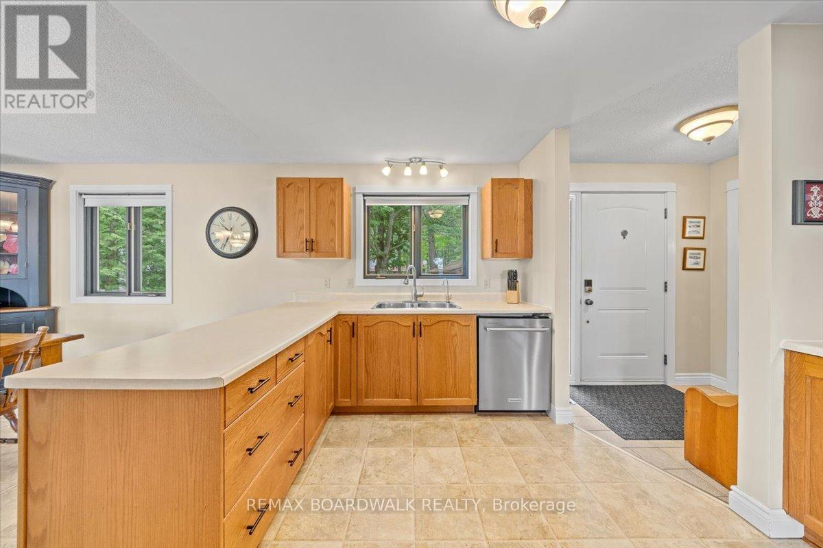 5 Bed, 2 Bath House for Sale in Ottawa – 178 BAILLIE AVENUE, Ottawa – MLS# X13530100 - Image 9