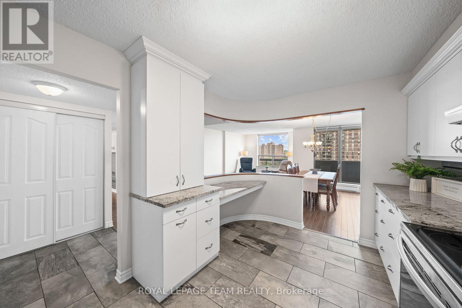 #1003 200 LAFONTAINE AVENUE - 11