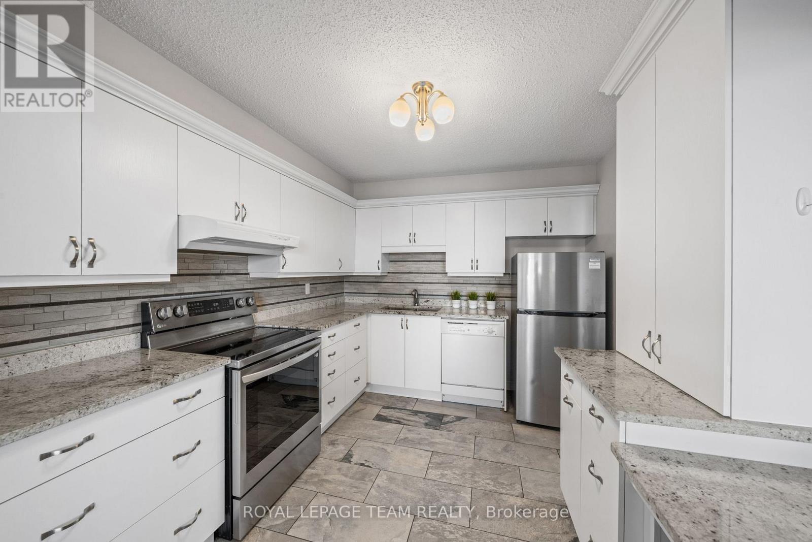 #1003 200 LAFONTAINE AVENUE - 12