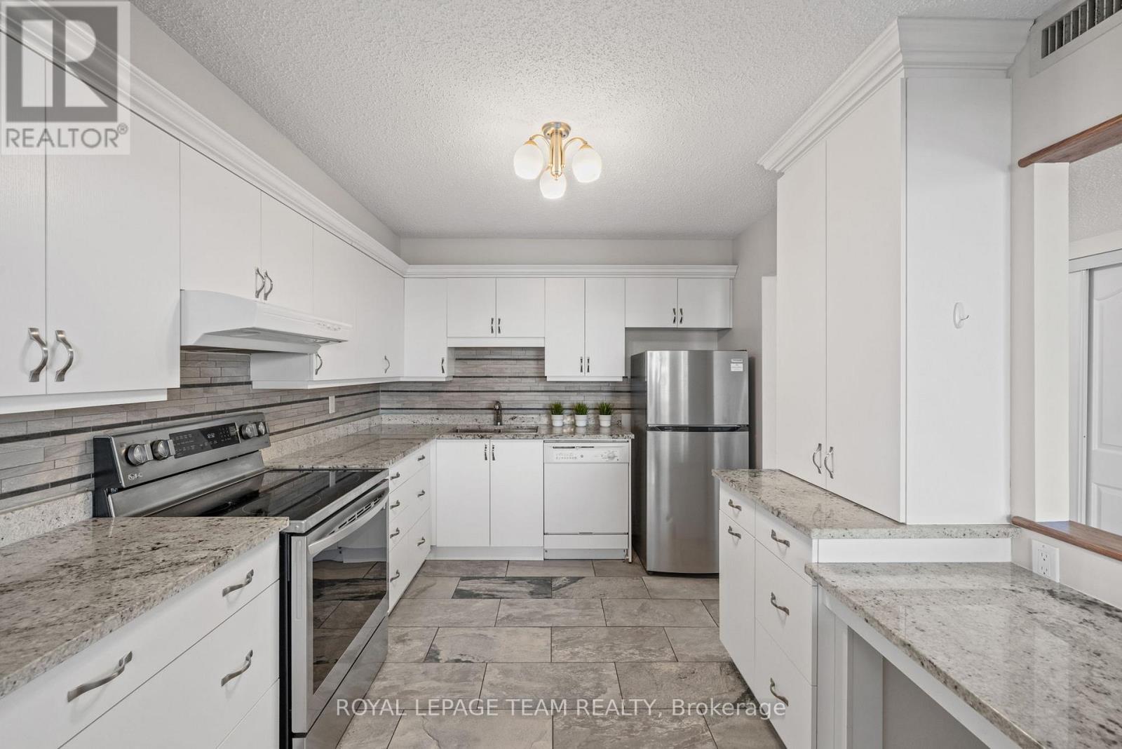 #1003 200 LAFONTAINE AVENUE - 13