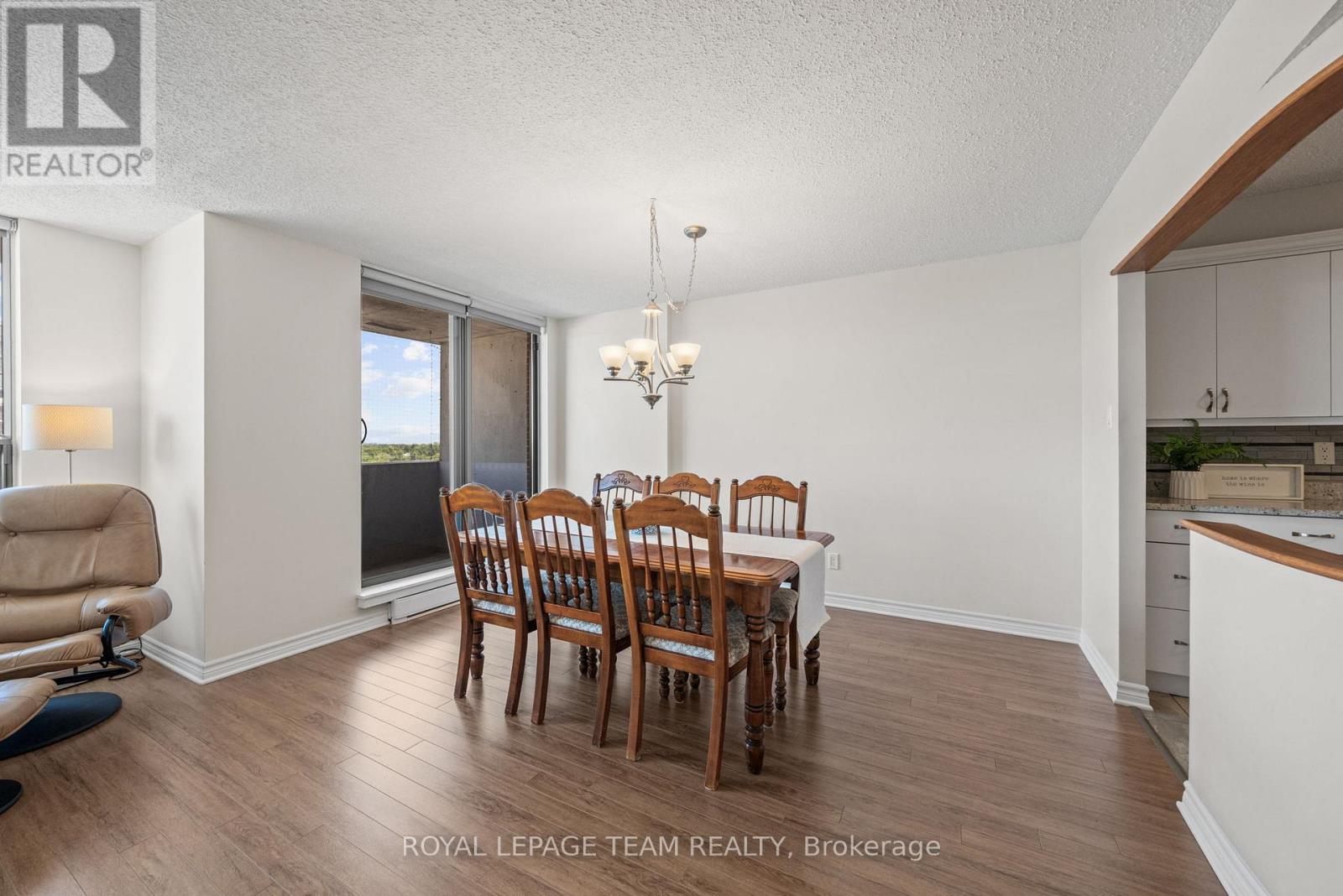 #1003 200 LAFONTAINE AVENUE - 17