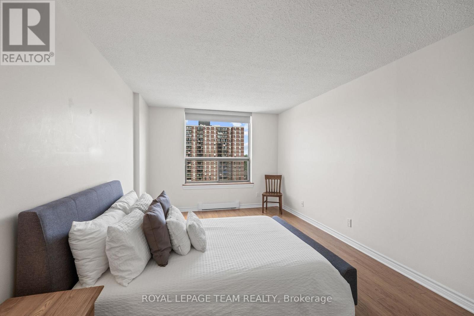 #1003 200 LAFONTAINE AVENUE - 29