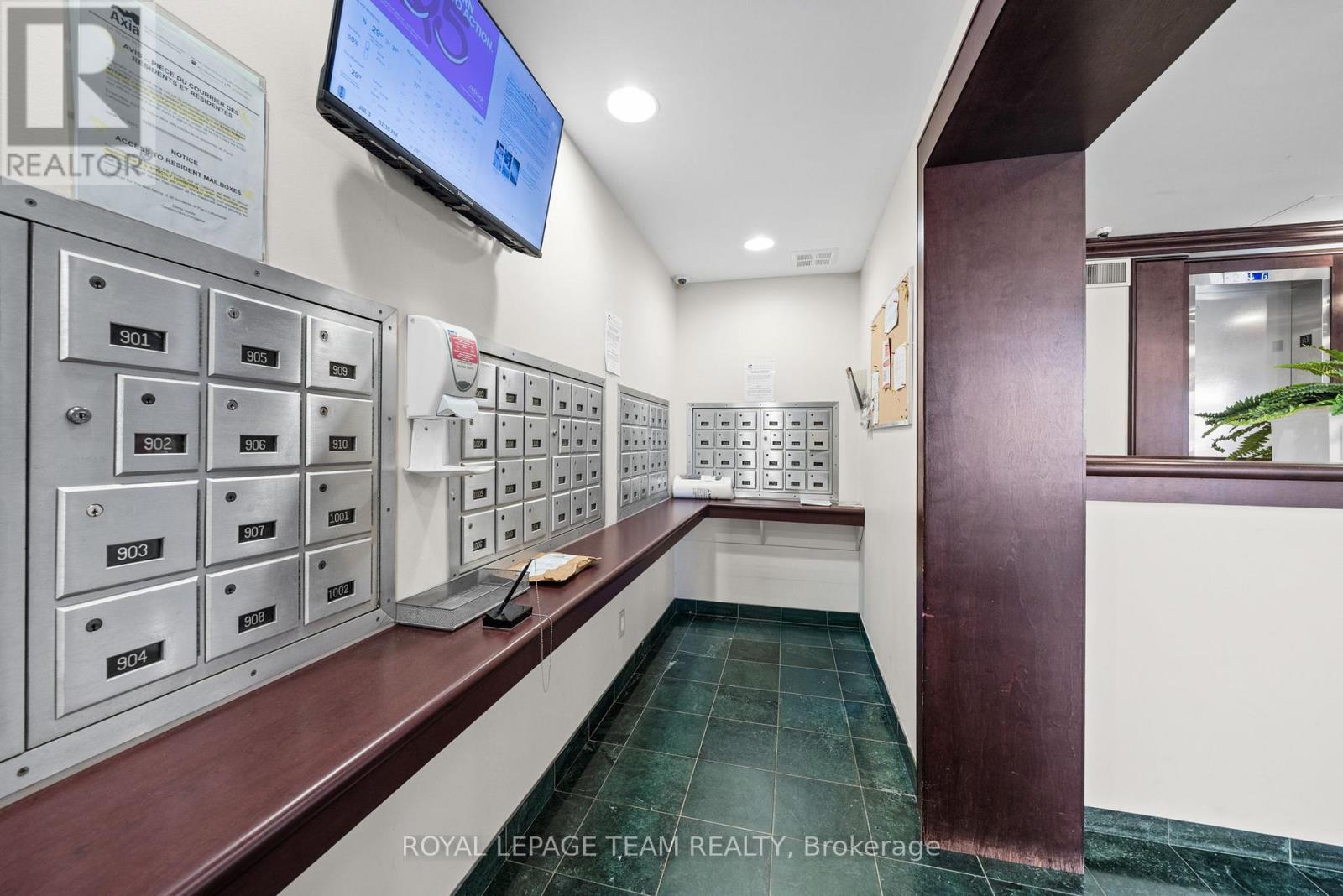 #1003 200 LAFONTAINE AVENUE - 37