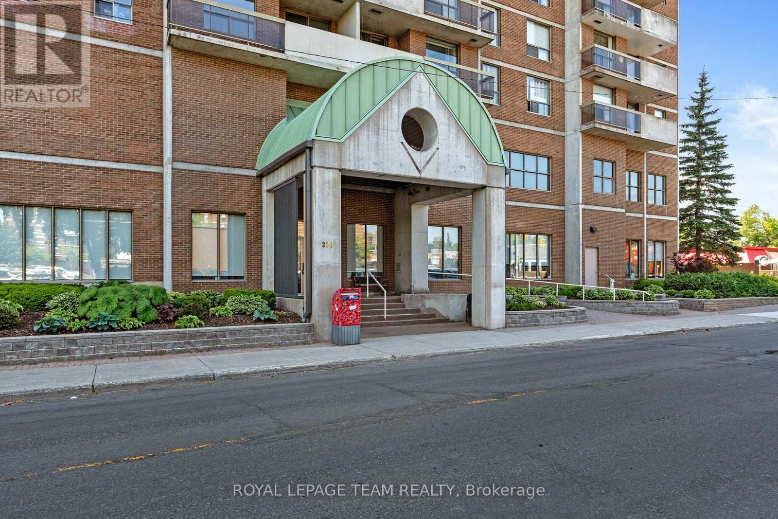 #1003 200 LAFONTAINE AVENUE - 4