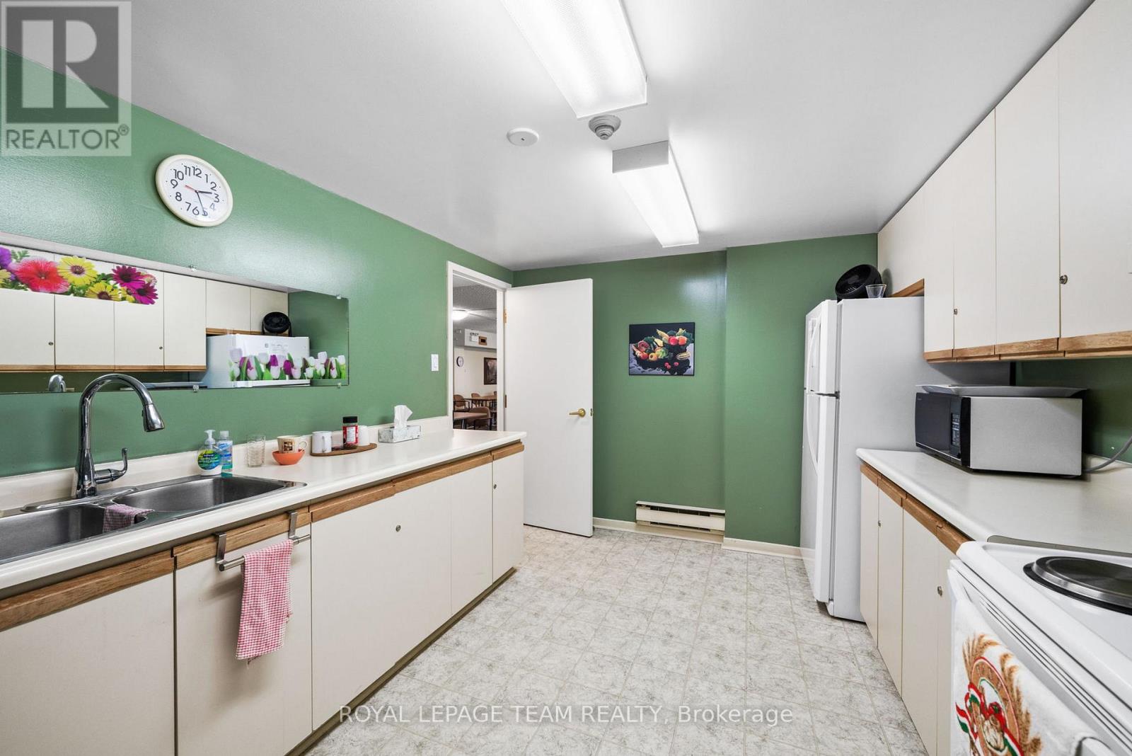 #1003 200 LAFONTAINE AVENUE - 43