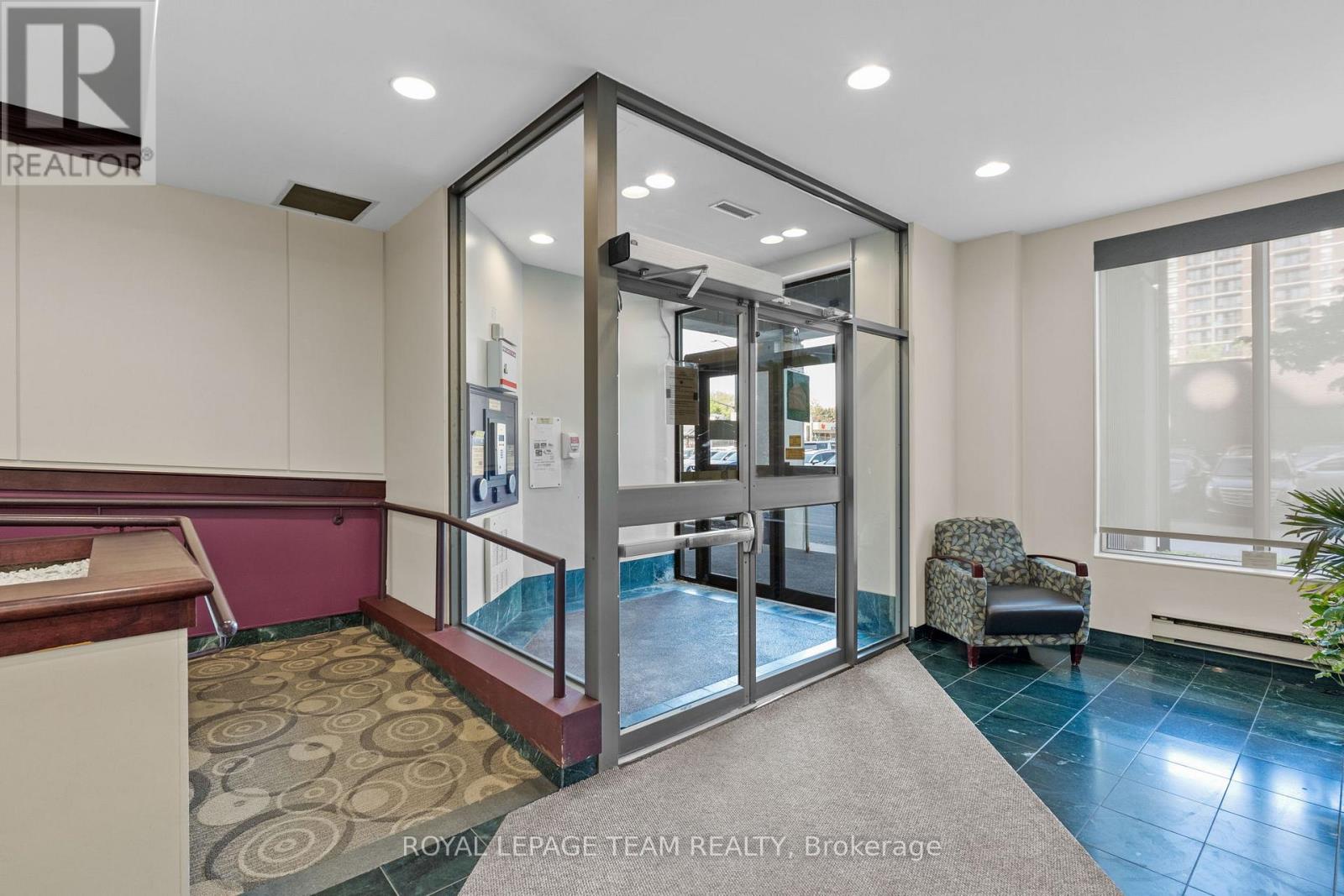 #1003 200 LAFONTAINE AVENUE - 5