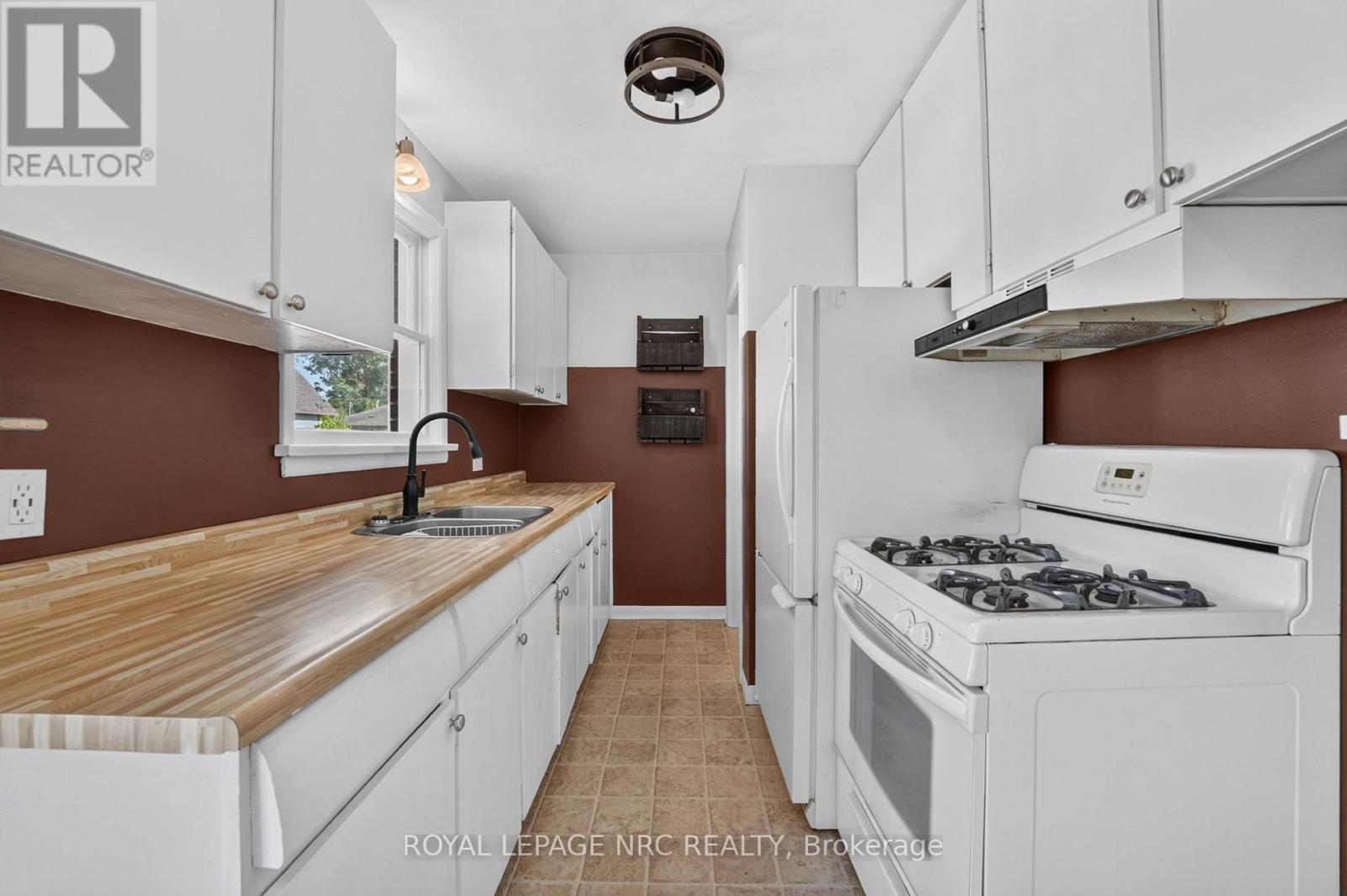 16 FERGUSON AVENUE - 10