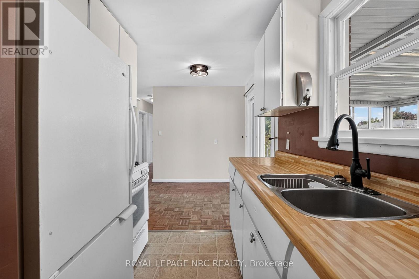 16 FERGUSON AVENUE - 12