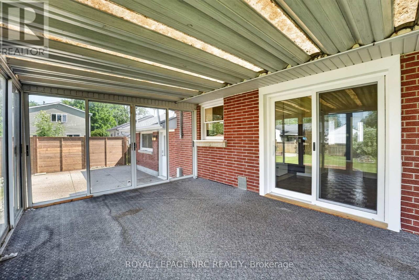16 FERGUSON AVENUE - 21