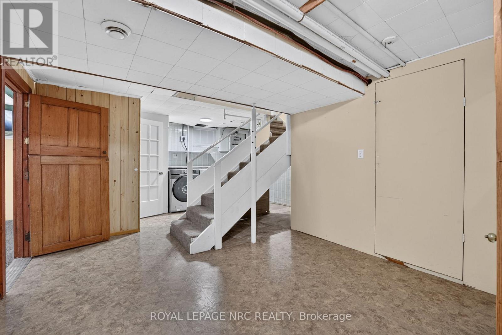 16 FERGUSON AVENUE - 24