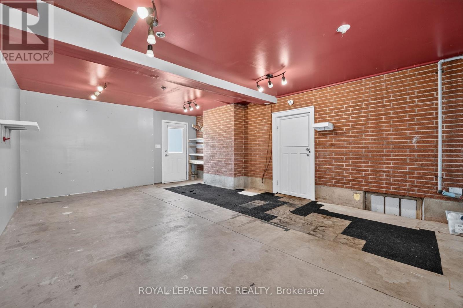 16 FERGUSON AVENUE - 31