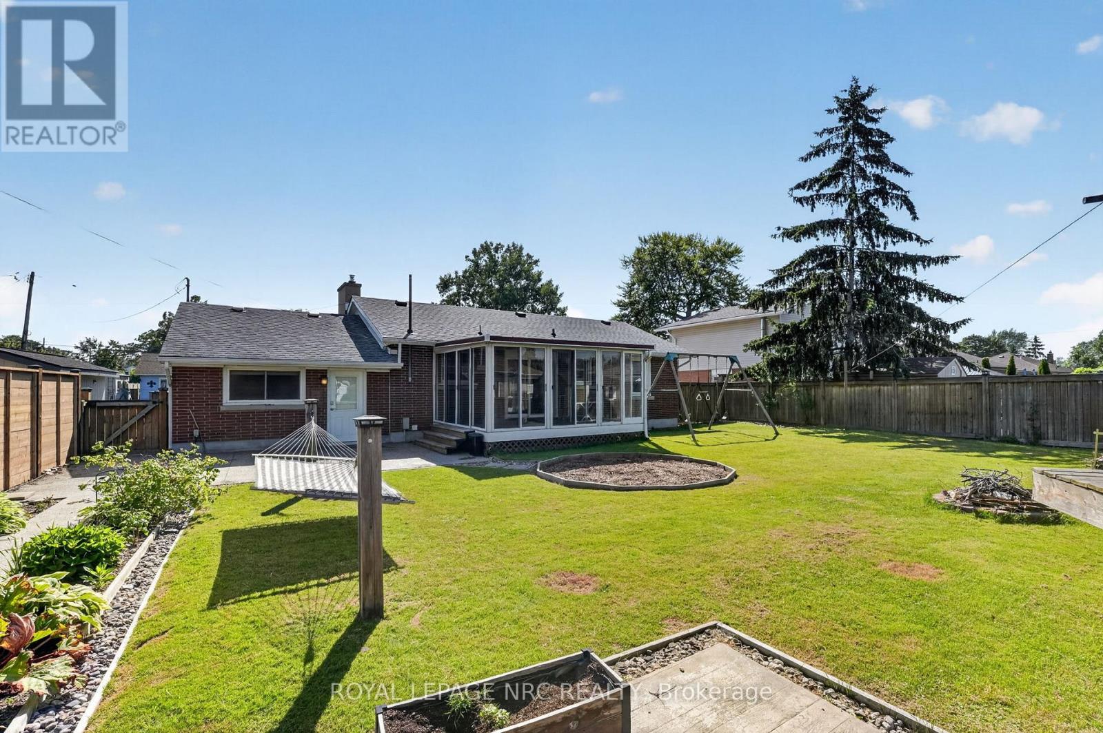 16 FERGUSON AVENUE - 35