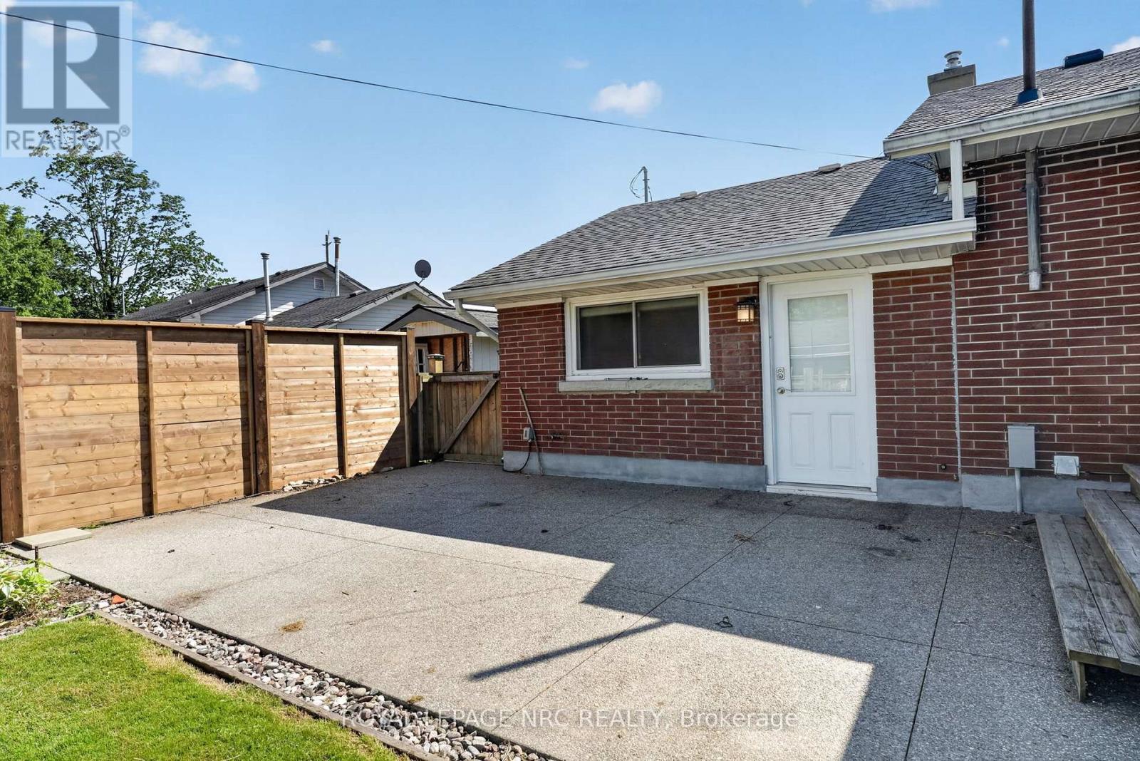 16 FERGUSON AVENUE - 42