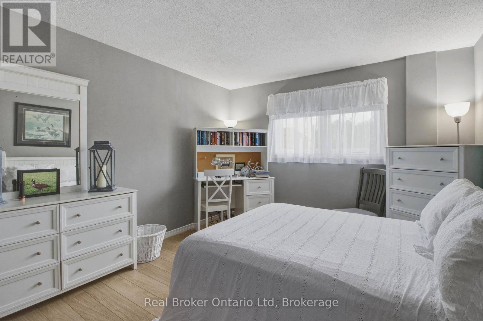 775498 HWY 10 HIGHWAY N - 27