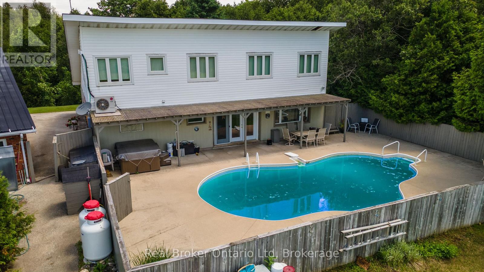 775498 HWY 10 HIGHWAY N - 41