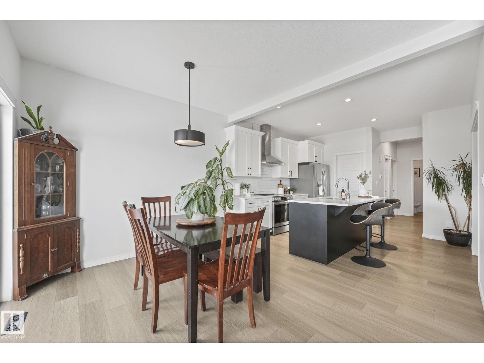 6417 66 ST - 8