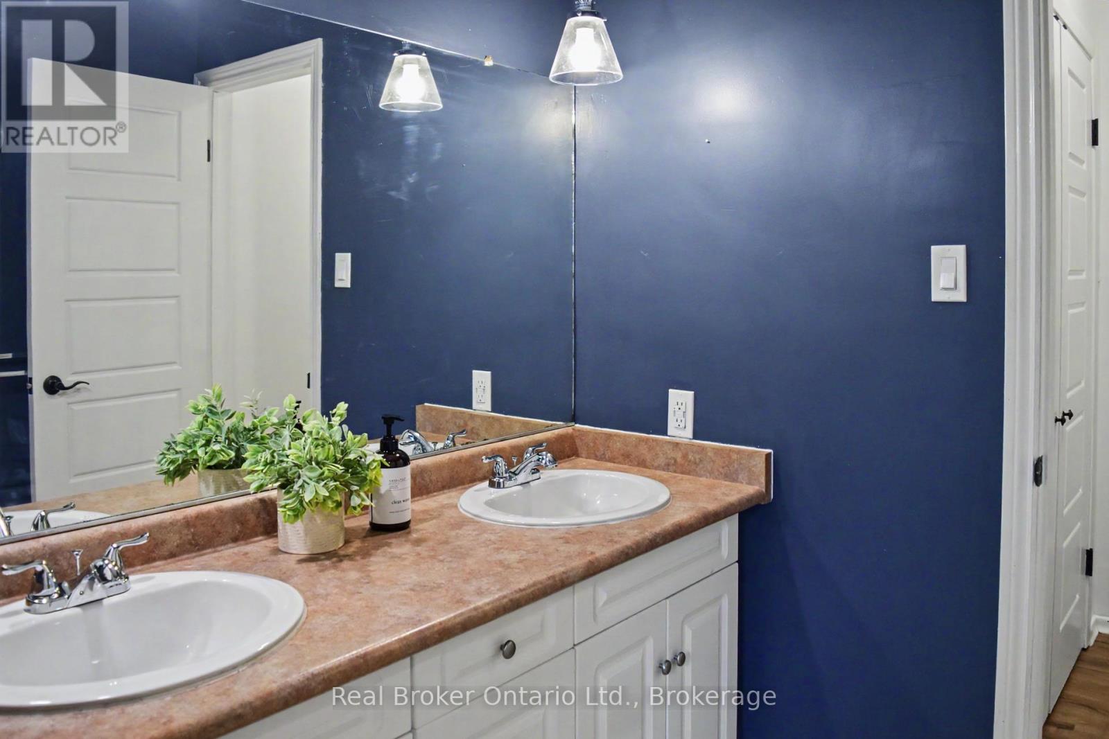 617 LOUIS STREET - 27